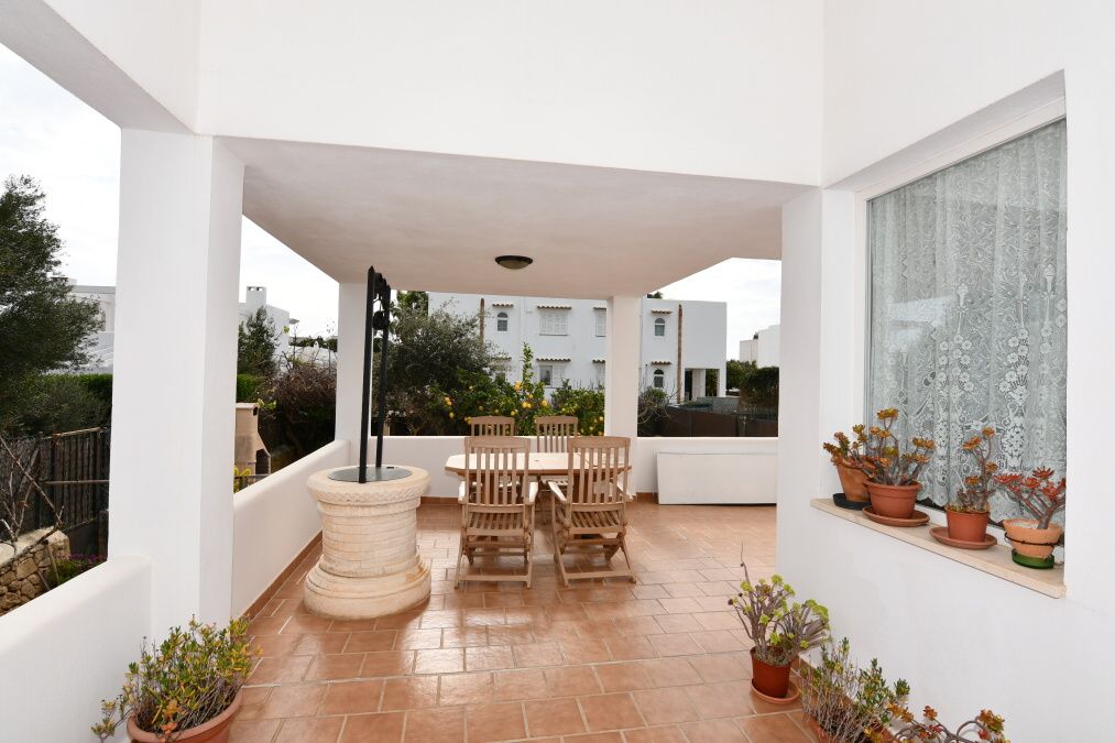  - Chalet adosado con bonito jardin de arboles frutales en Cala D`Or