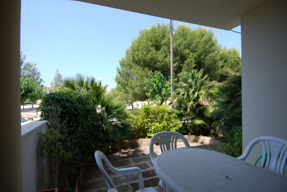  - Apartamento con garaje,  jardín y piscina comunitaria en Colonia de Sant Jordi